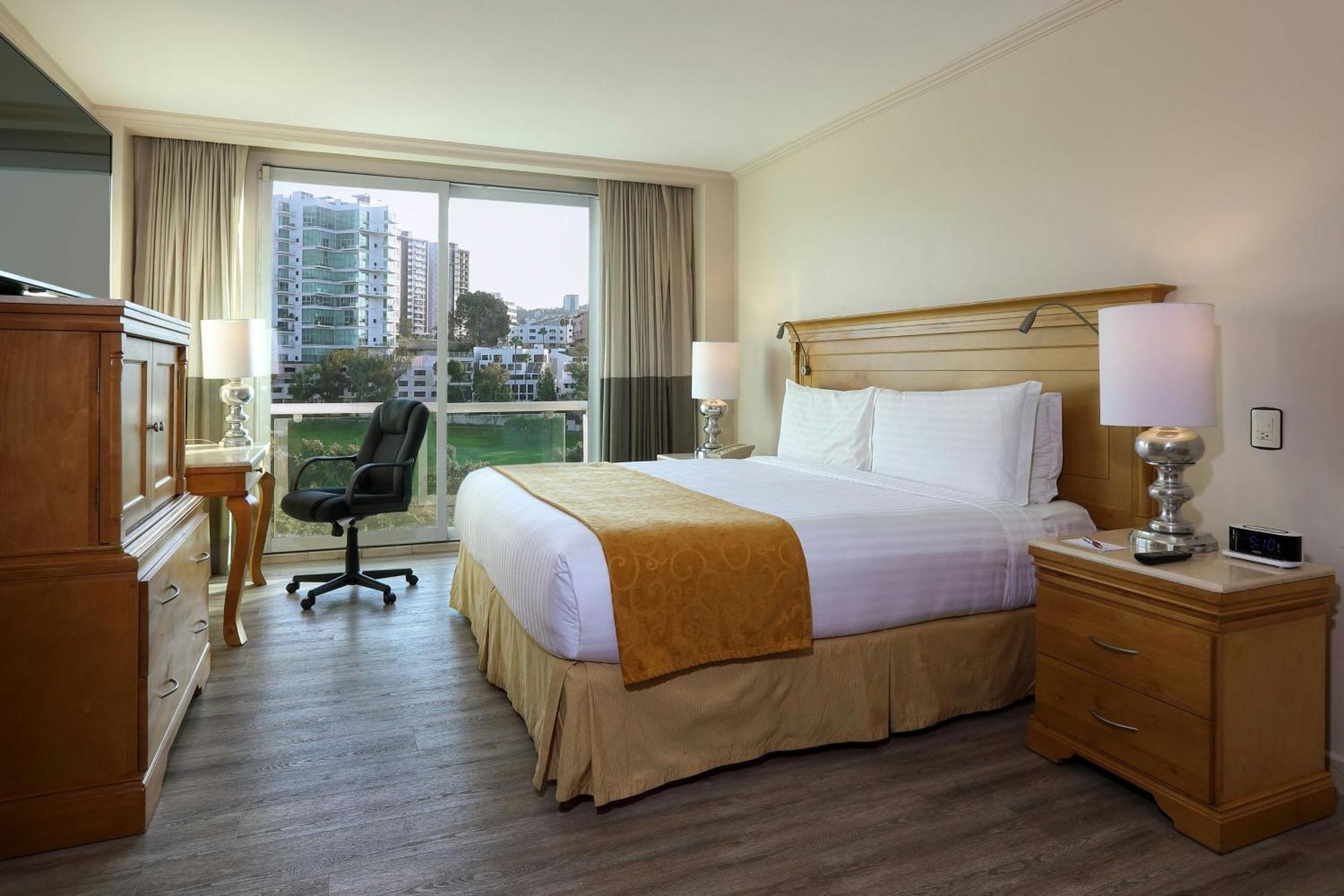 Marriott Tijuana Hotel Exterior photo